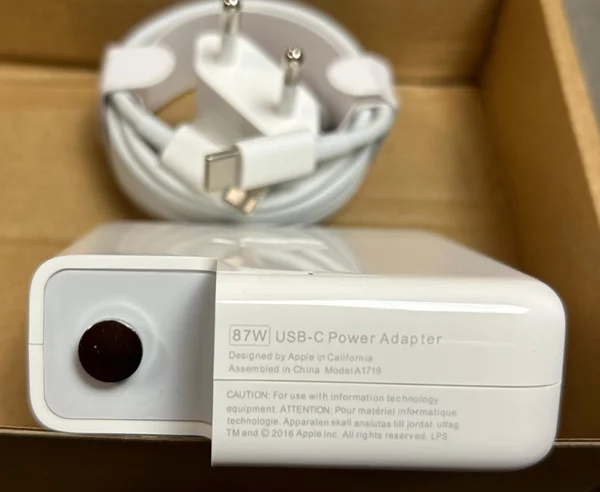 USB-C Power Adapter 87W